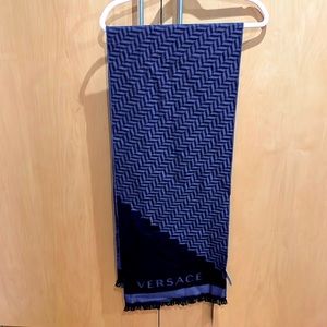BRAND NEW Mens Versace Medusa Scarf